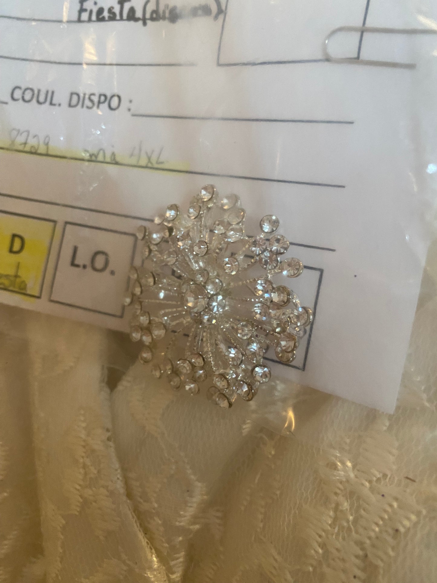 Mariage civil - 394-404- small - off white - robe et bolero - la broche pourrait etre legerement differente