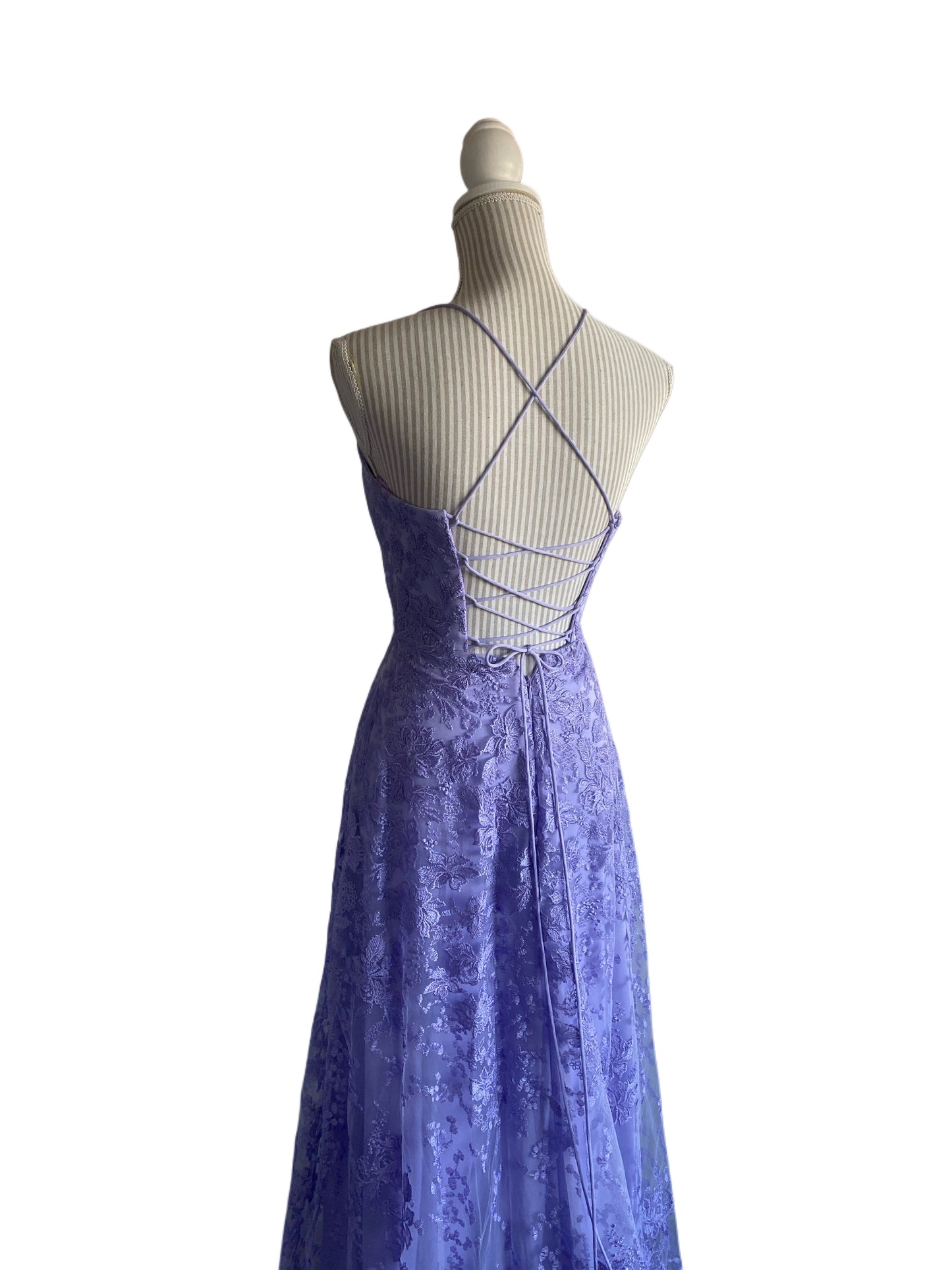 Vendu Mariage 23 aout 2025 Bea - mq180-850 - 4 ans - lavender ( faite petite )