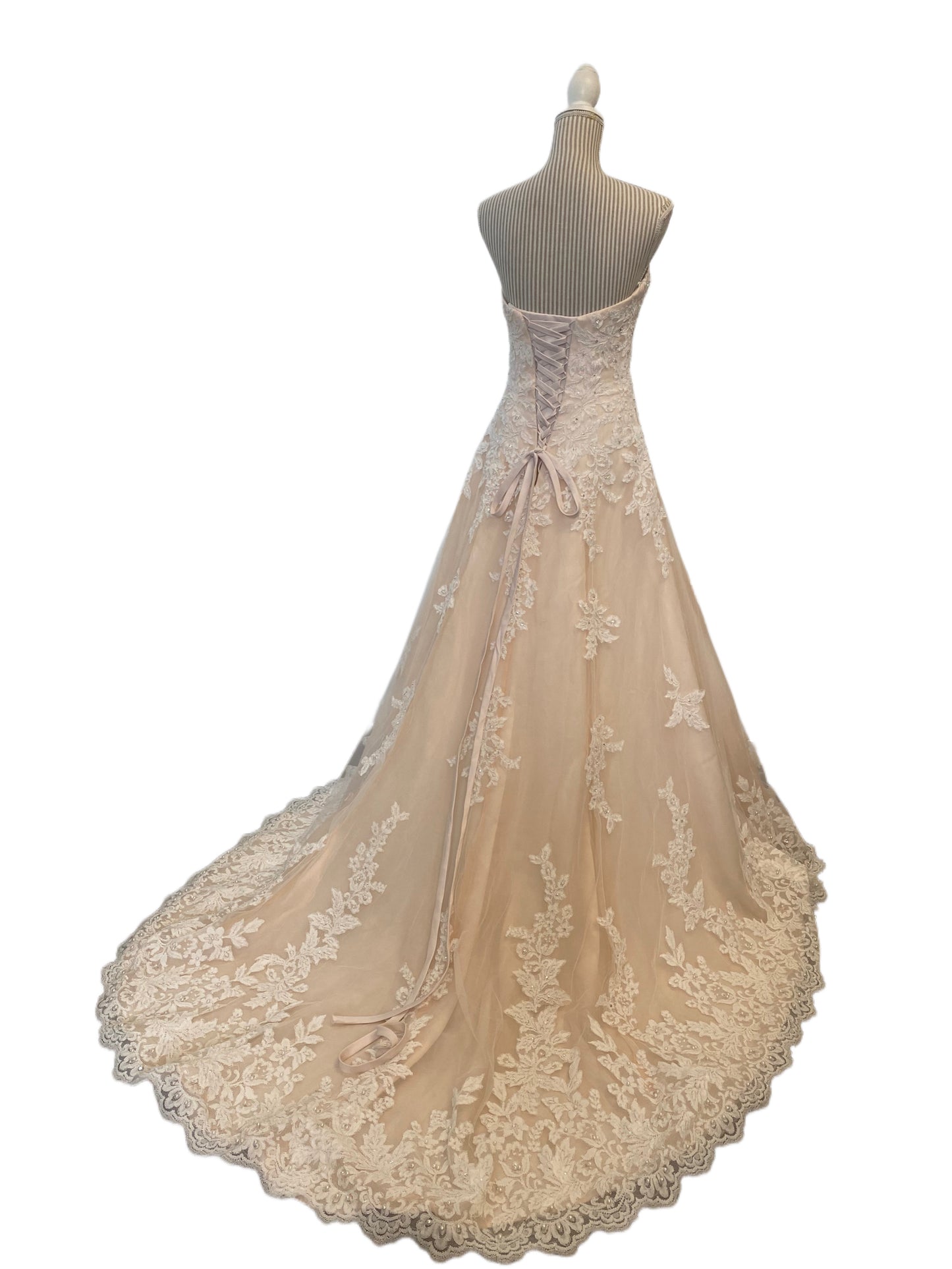 Robe de mariée - beige rosée -  8ans