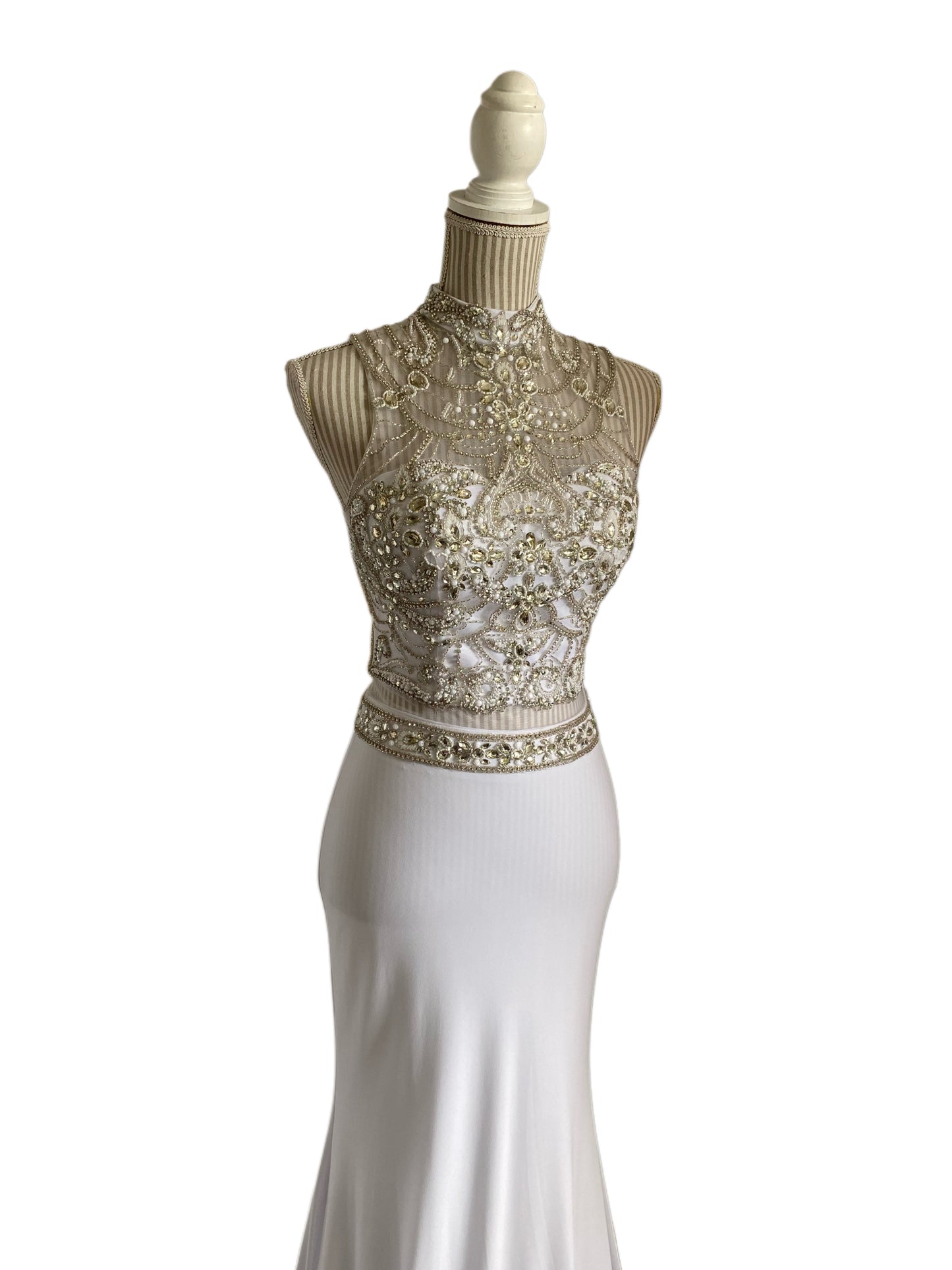 700-505 - white - small ( petit small ) fait un petit 4 ans