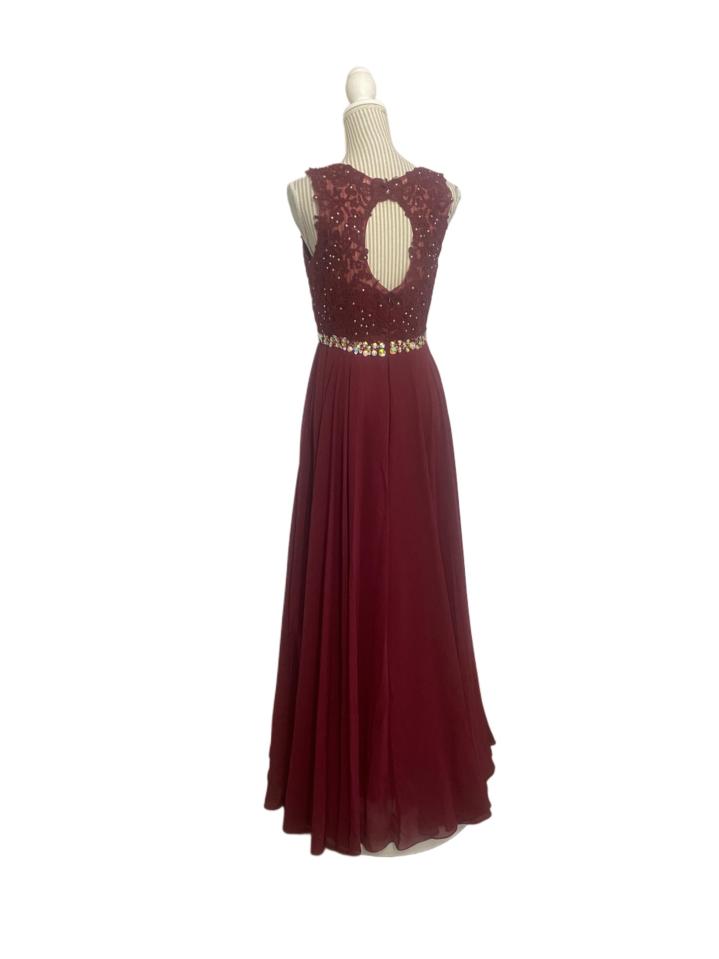 570008 - medium - burgundy