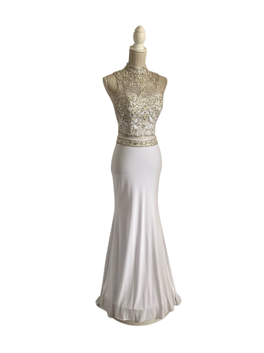700-505 - white - small ( petit small ) fait un petit 4 ans