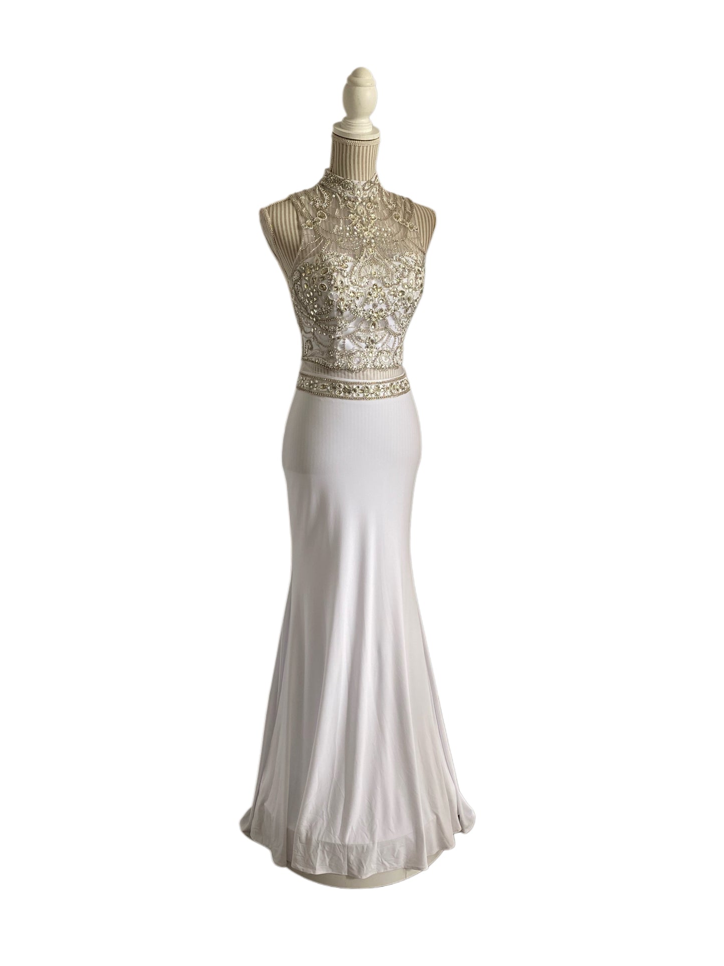 700-505 - white - small ( petit small ) fait un petit 4 ans