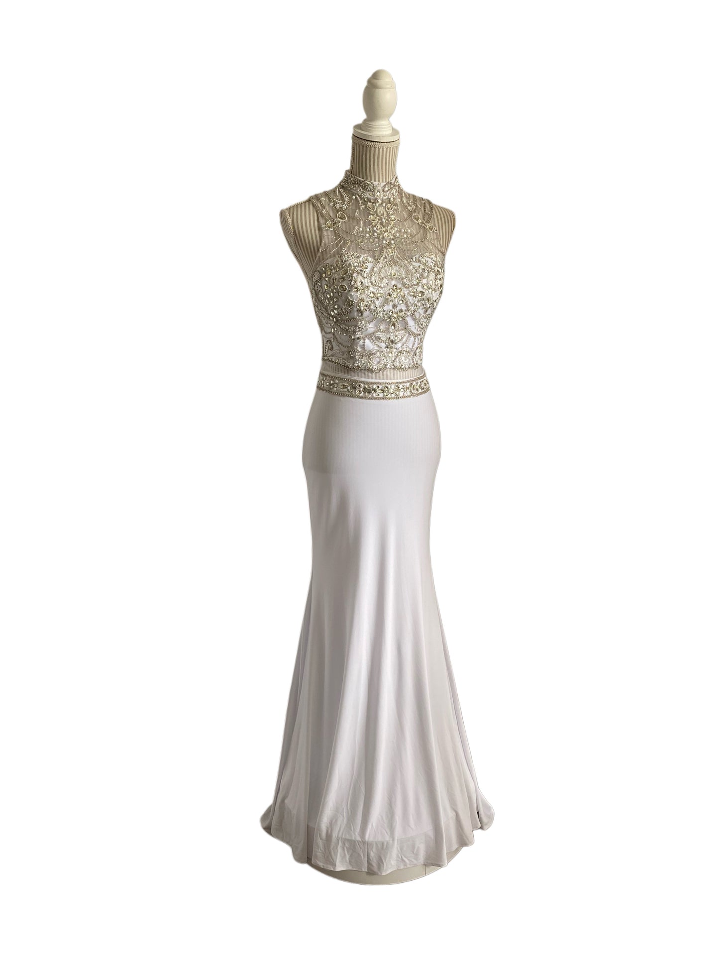 700-505 - white - small ( petit small ) fait un petit 4 ans