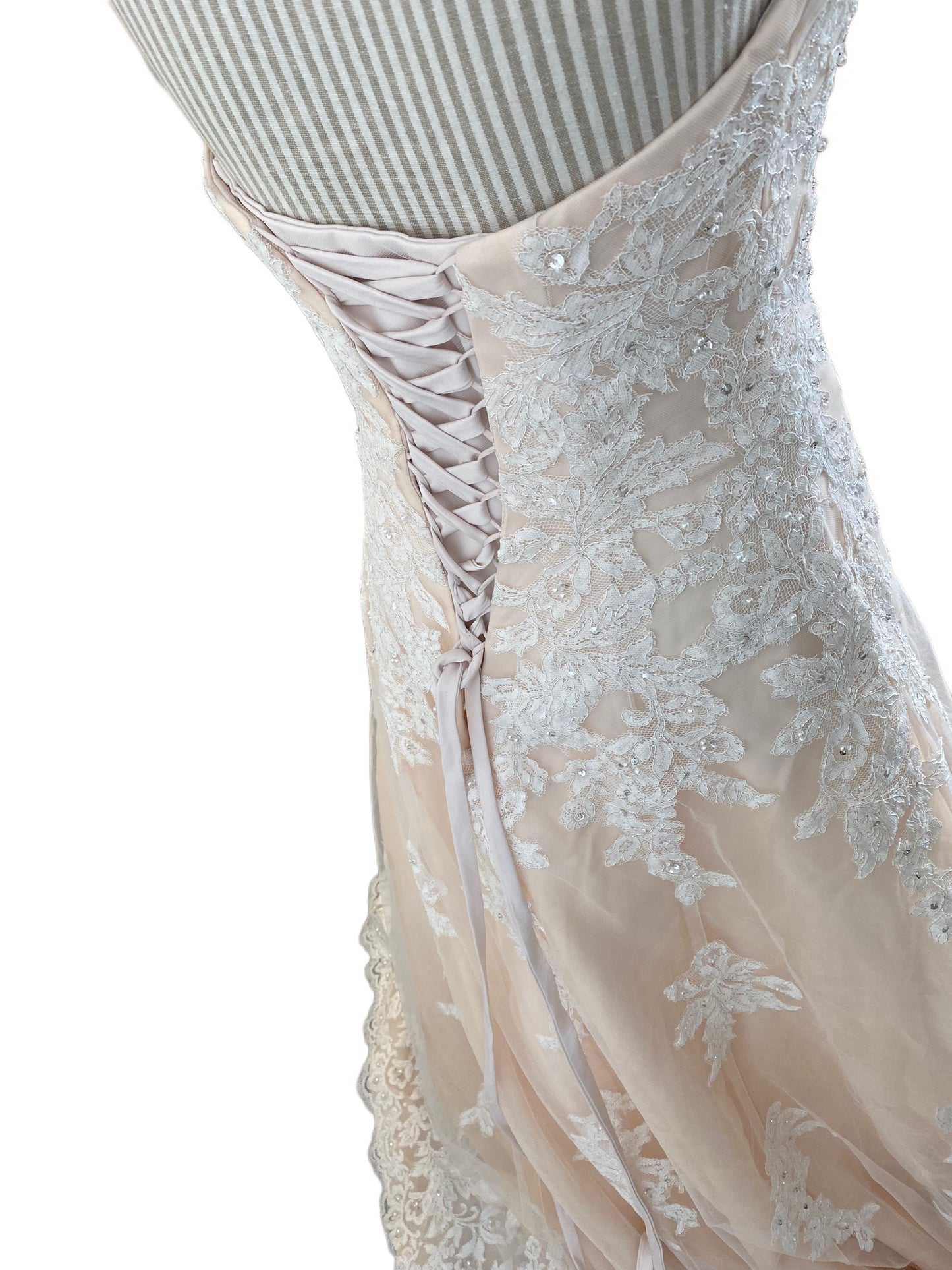 Robe de mariée - beige rosée -  8ans