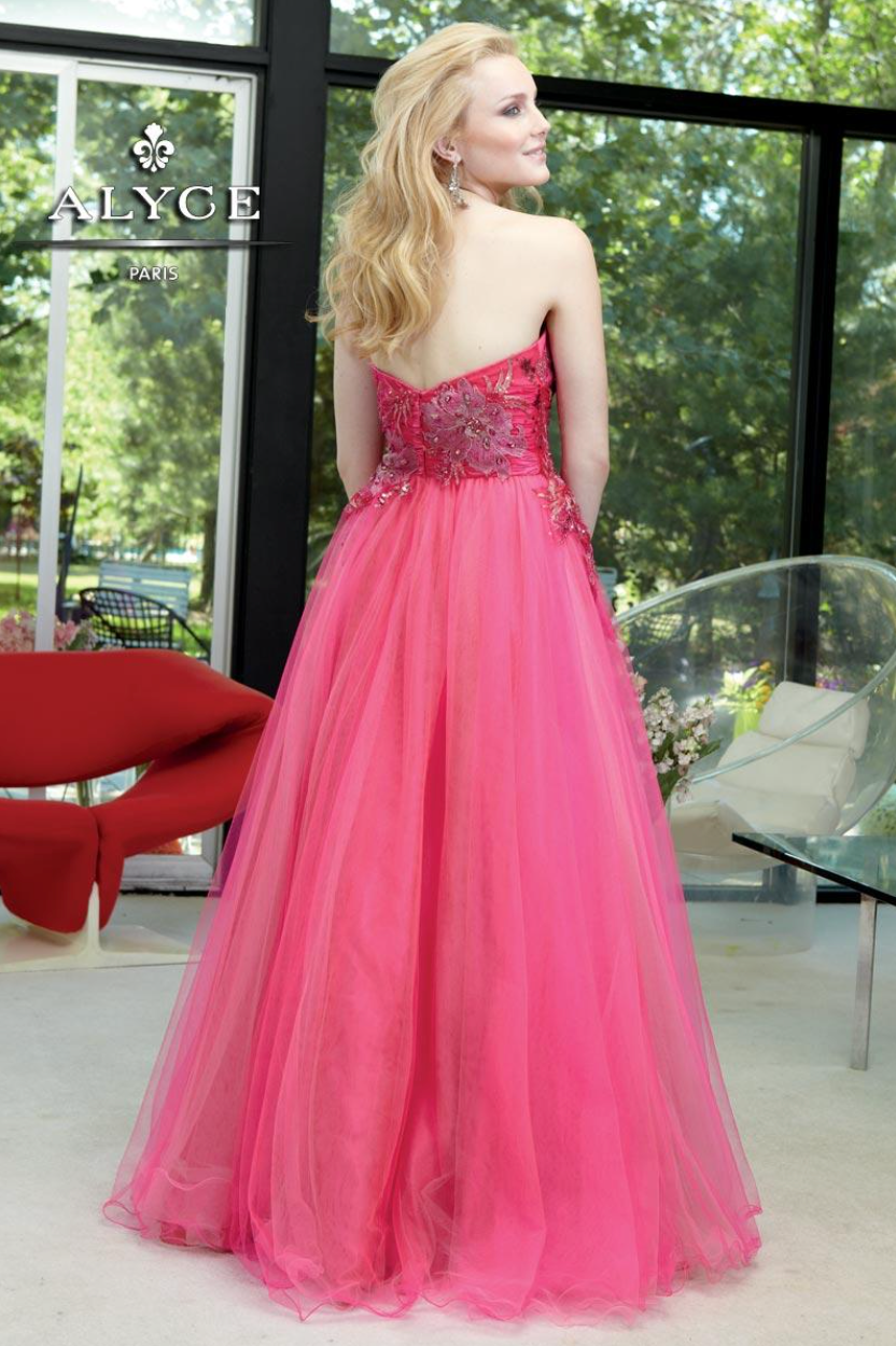 600-32 - Cendrillon - fuschia - 4 ans