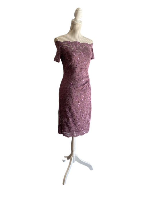 Robe courte de dentelle - small - mauve