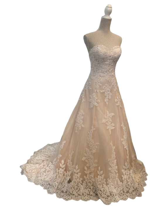 Robe de mariée - beige rosée -  8ans