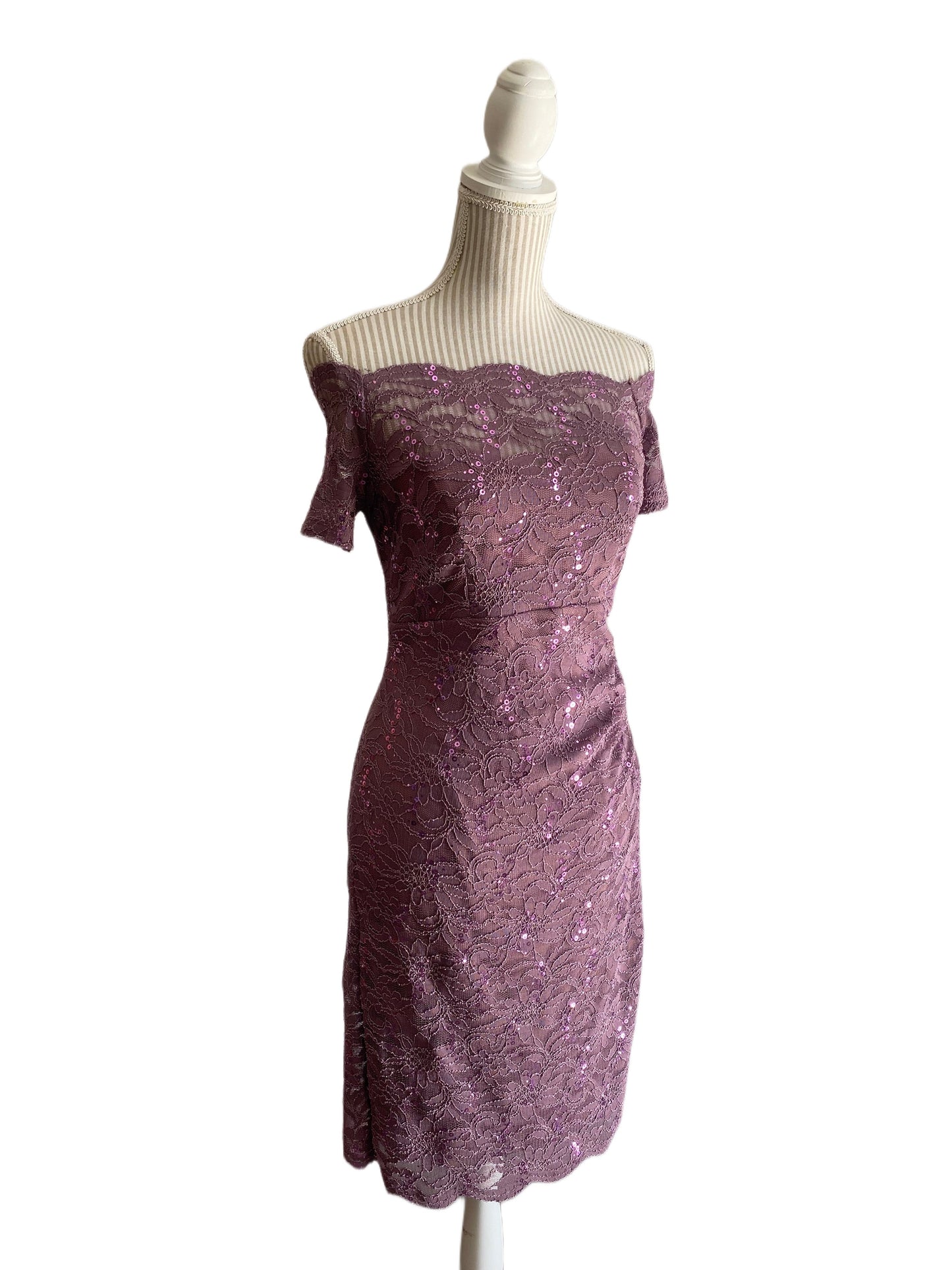 Robe courte de dentelle - medium - mauve